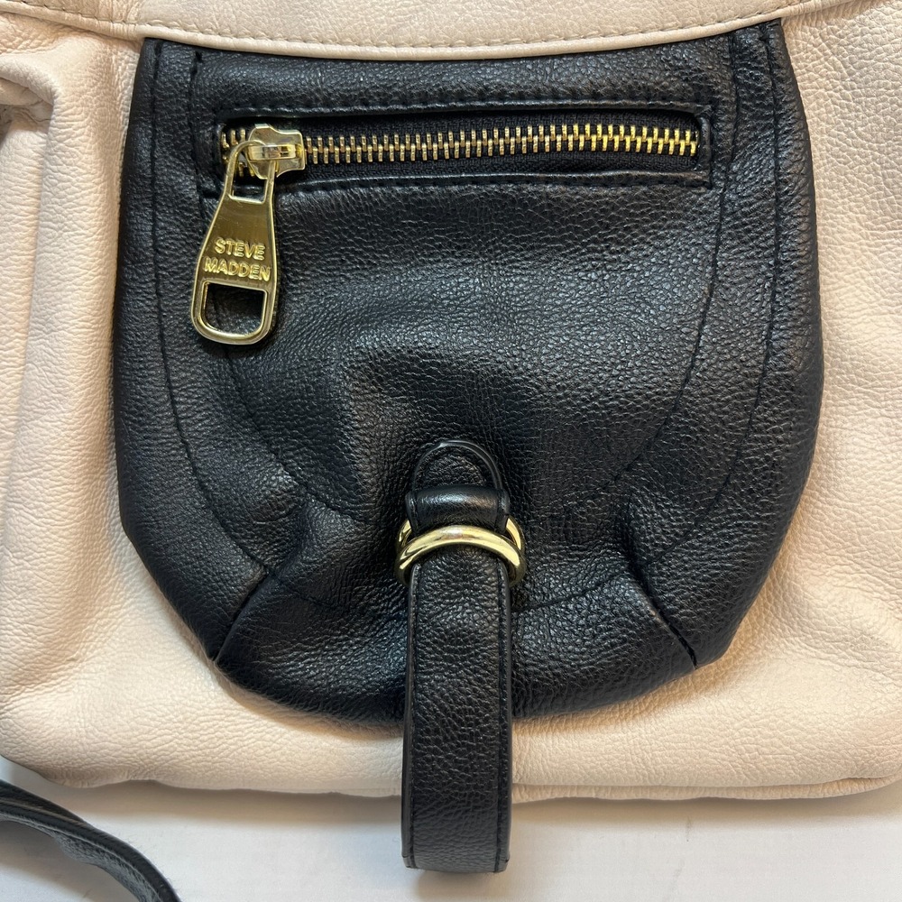 Steve Madden Crossbody Cream Black Faux Leather Handbag Purse‎ Zip Pockets - Picture 2 of 16
